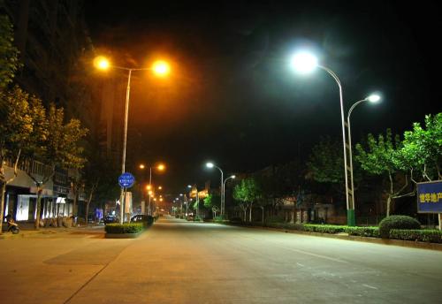 LED-Straßenlaternen im Freien vs. hps Straßenlaternen im alten Stil